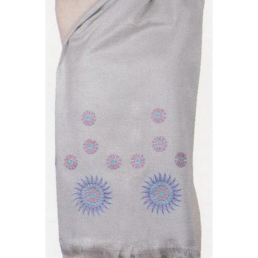 Scarf or wrap Gray floral Pashmina